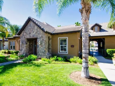 Exterior - 28355 Mirabelle Ln, Saugus, CA 91350 photo 10 of 11