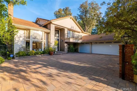 4200 Gayle Dr, Tarzana, CA 91356