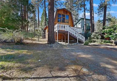 Exterior - 1625 Virginia, Wrightwood, CA 92397 photo 2 of 3
