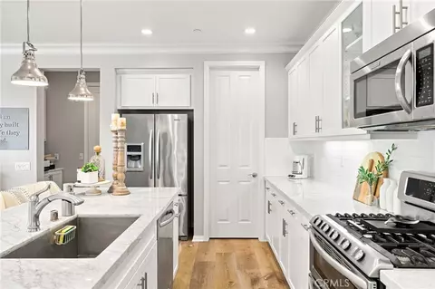 Kitchen - 3159 London, Oxnard, CA 93036 photo 5 of 5
