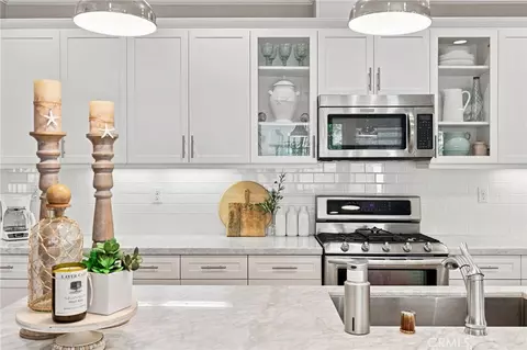 Kitchen - 3159 London, Oxnard, CA 93036 photo 3 of 5