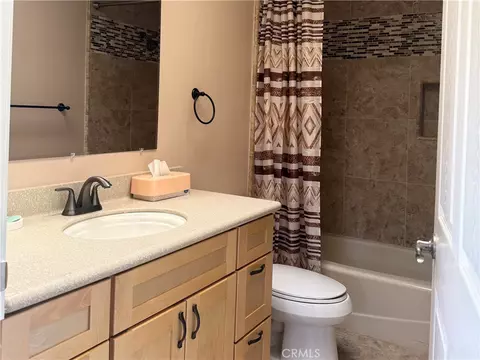 Bath - 1860 Claudia Ave, Simi Valley, CA 93065 photo 2 of 4