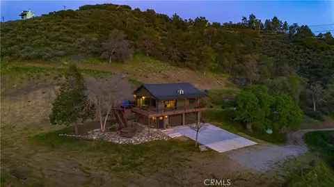 Exterior - 29801 Skyline St, Tehachapi, CA 93561 photo 10 of 12
