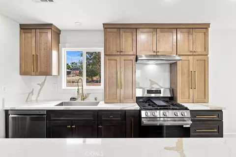 Kitchen - 39609 179th E, Palmdale, CA 93591 photo 6 of 7