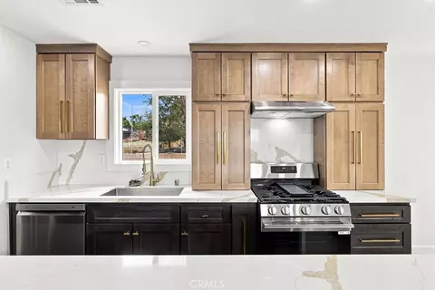 Kitchen - 39609 179th E, Palmdale, CA 93591 photo 5 of 7