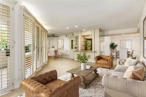 5216 Yarmouth Ave #105, Encino, CA 91316