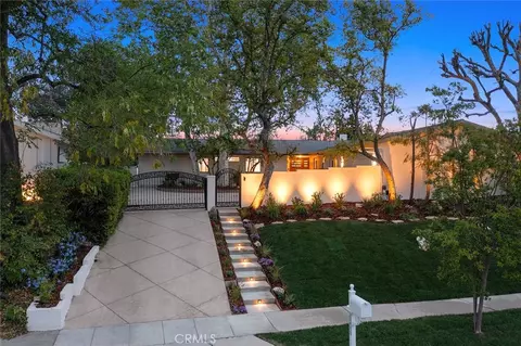 23925 Crosson Dr, Woodland Hills, CA 91367