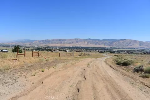 19201 Ottawa Dr, Tehachapi, CA 93561 photo 11