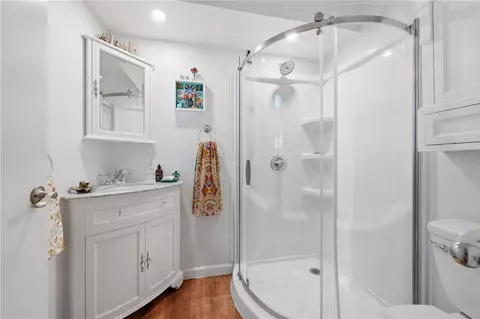 Bath - 5521 Churn Creek Rd, Redding, CA 96002 photo 5 of 5