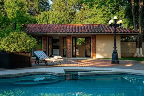 Exterior - 5521 Churn Creek Rd, Redding, CA 96002 photo 6 of 11