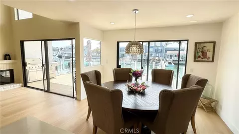 Dining - 4630 Eastbourne Bay, Oxnard, CA 93035 photo 1 of 2
