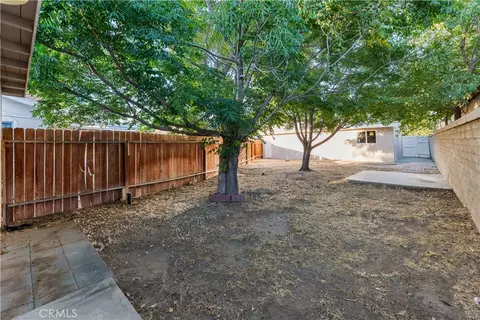 Exterior - 44636 Cedar Ave, Lancaster, CA 93534 photo 6 of 10