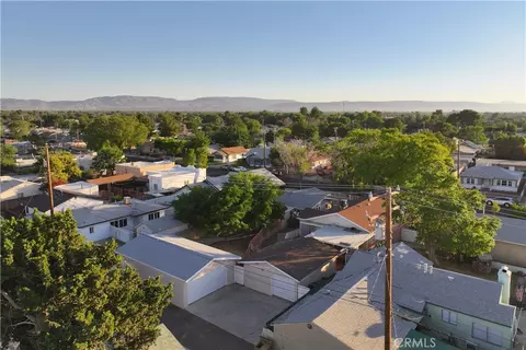 View/Area - 44636 Cedar Ave, Lancaster, CA 93534 photo 2 of 3