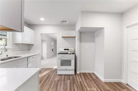 Entry Way - 44636 Cedar Ave, Lancaster, CA 93534 photo 5 of 5