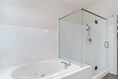 Bath - 2117 Bermuda Dunes, Oxnard, CA 93036 photo 3 of 3