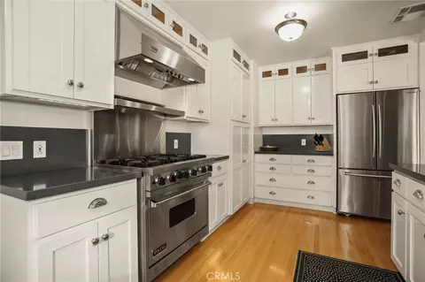 9419 Creemore Dr, Tujunga, CA 91042 photo 2