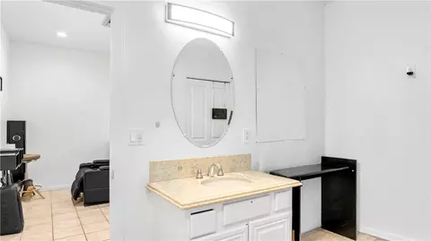 Bath - 13897 Eldridge, Sylmar, CA 91342 photo 6 of 6