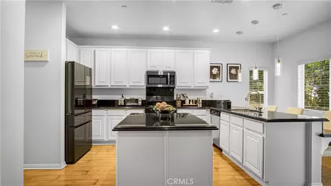 Kitchen - 13897 Eldridge, Sylmar, CA 91342 photo 4 of 4