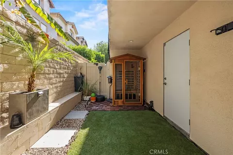 Exterior - 16557 Vine Ter, Van Nuys, CA 91406 photo 6 of 8