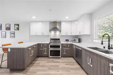 Kitchen - 16557 Vine Ter, Van Nuys, CA 91406 photo 2 of 5