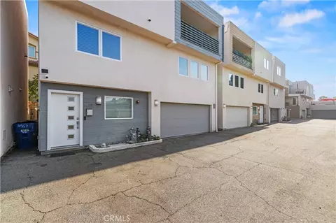 Exterior - 16557 Vine Ter, Van Nuys, CA 91406 photo 3 of 8
