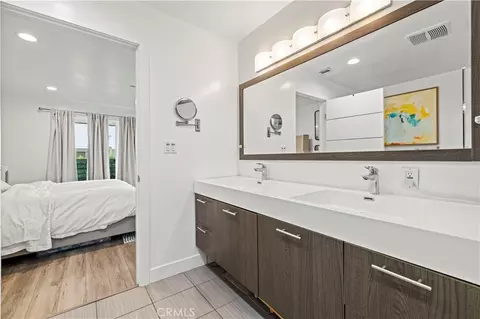 Bath - 16557 Vine Ter, Van Nuys, CA 91406 photo 9 of 9