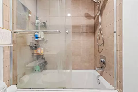 Bath - 16557 Vine Ter, Van Nuys, CA 91406 photo 2 of 9