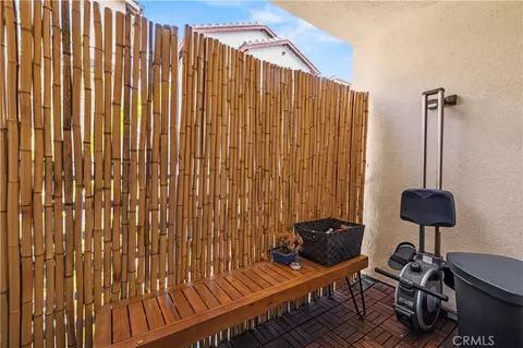 Exterior - 16557 Vine Ter, Van Nuys, CA 91406 photo 5 of 8