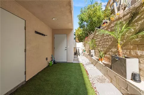 Exterior - 16557 Vine Ter, Van Nuys, CA 91406 photo 7 of 8