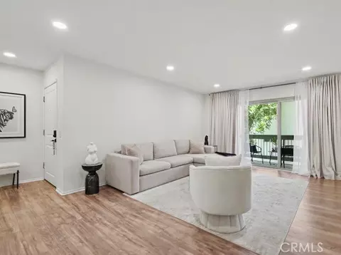 23677 Park Capri #20, Calabasas, CA 91302