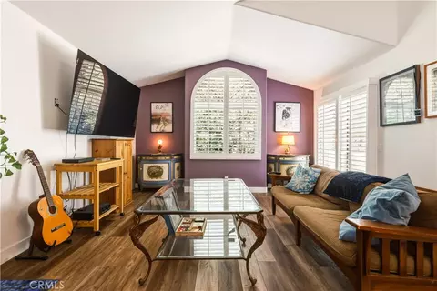 Living - 22229 Shadow Vly, Chatsworth, CA 91311 photo 2 of 5