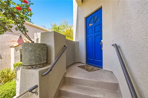 Entry Way - 22229 Shadow Vly, Chatsworth, CA 91311 photo 1 of 7