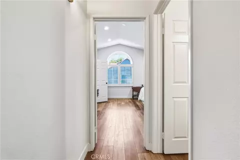 Entry Way - 22229 Shadow Vly, Chatsworth, CA 91311 photo 3 of 7