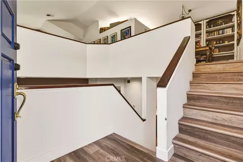 Entry Way - 22229 Shadow Vly, Chatsworth, CA 91311 photo 4 of 7