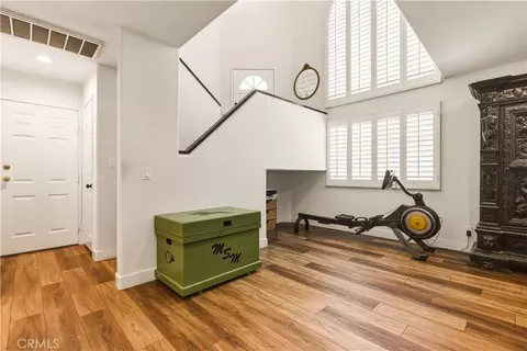 Entry Way - 22229 Shadow Vly, Chatsworth, CA 91311 photo 6 of 7