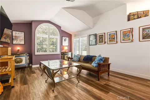 Living - 22229 Shadow Vly, Chatsworth, CA 91311 photo 3 of 5