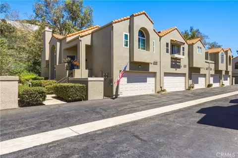 22229 Shadow Vly, Chatsworth, CA 91311