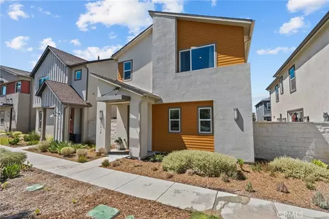 27012 Trail View Ln, Valencia, CA 91381