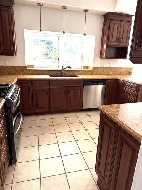 Kitchen - 6906 Hastings, Moorpark, CA 93021 photo 3 of 7