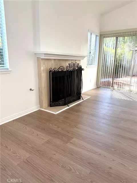 Living - 6906 Hastings, Moorpark, CA 93021 photo 4 of 10