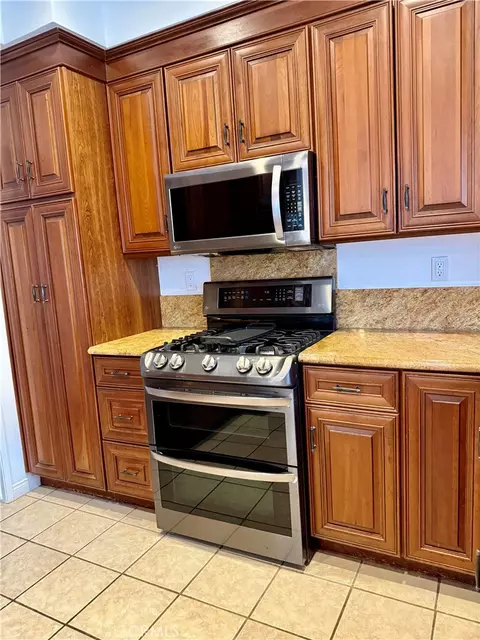 Kitchen - 6906 Hastings, Moorpark, CA 93021 photo 2 of 9