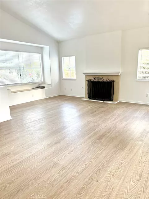Living - 6906 Hastings, Moorpark, CA 93021 photo 6 of 9