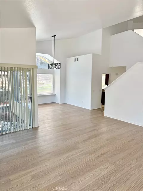 Living - 6906 Hastings, Moorpark, CA 93021 photo 2 of 10