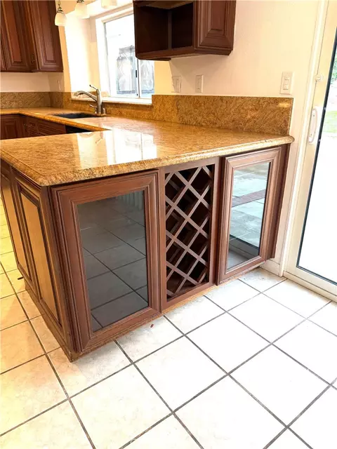 Kitchen - 6906 Hastings, Moorpark, CA 93021 photo 9 of 9