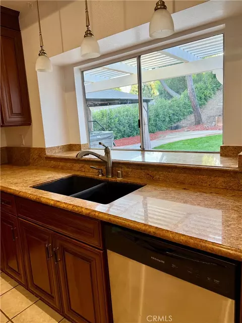 Kitchen - 6906 Hastings, Moorpark, CA 93021 photo 7 of 9