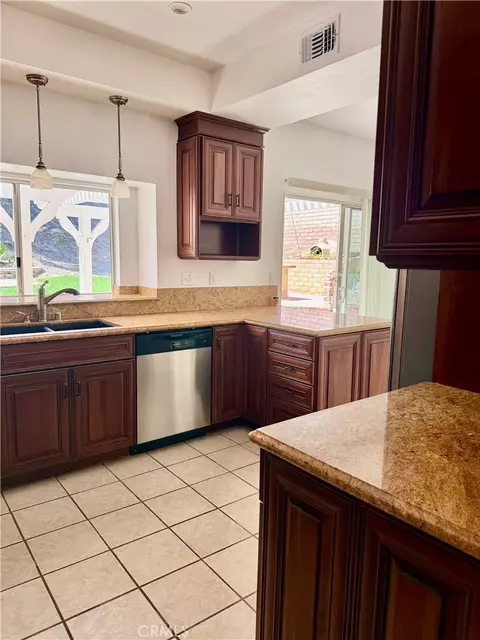 Kitchen - 6906 Hastings, Moorpark, CA 93021 photo 4 of 7