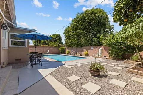 Exterior - 6319 Aura Ave, Tarzana, CA 91335 photo 3 of 4