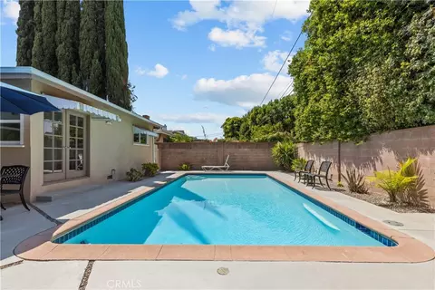 Exterior - 6319 Aura Ave, Tarzana, CA 91335 photo 4 of 4