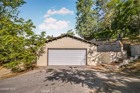 43714 Log Cabin Trl, Lake Hughes, CA 93532