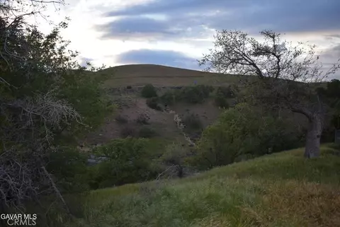 19300 Moon, Tehachapi, CA 93561 photo 4